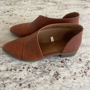 Universal Thread Tan Slip-On Loafers. Women’s size 8. EUC.